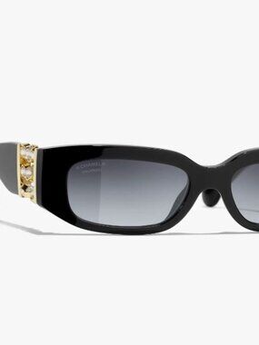 CHANEL Sunglasses